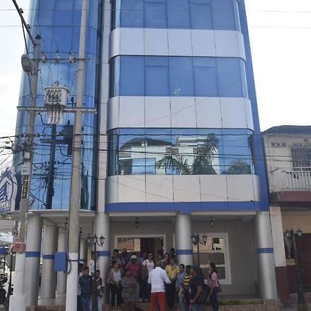 Olan'S Hotel Group Esmeraldas Luaran gambar