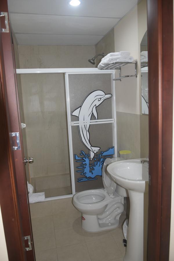 Olan'S Hotel Group Esmeraldas Luaran gambar