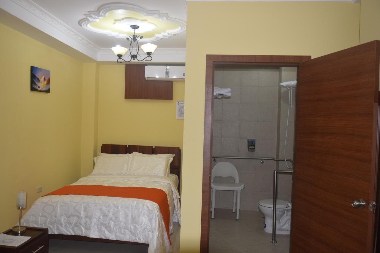 Olan'S Hotel Group Esmeraldas Luaran gambar