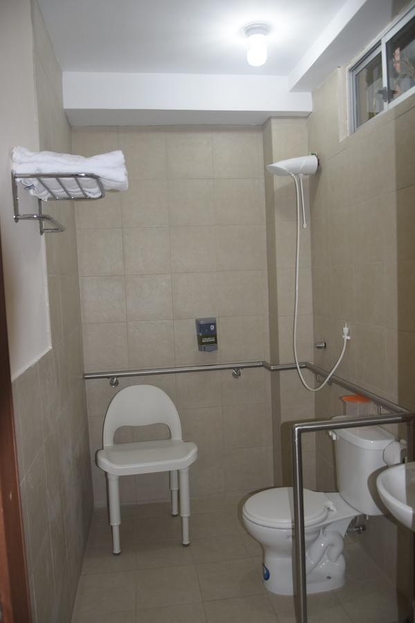 Olan'S Hotel Group Esmeraldas Luaran gambar