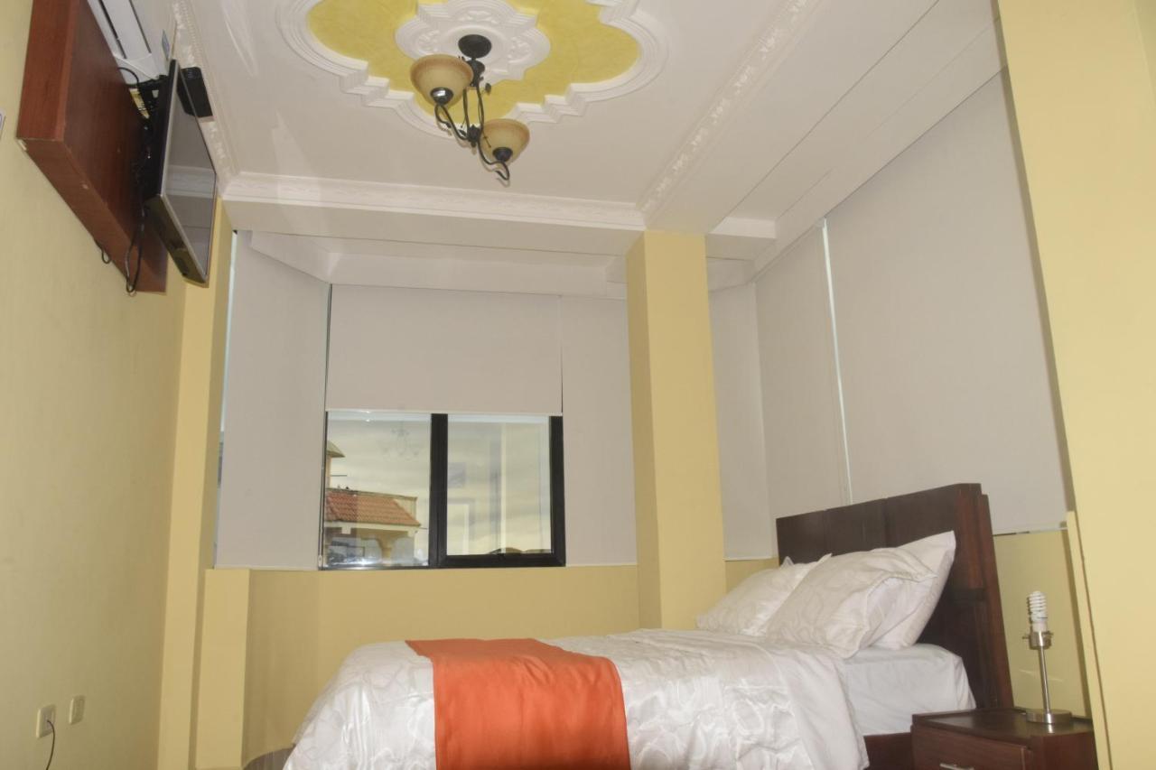 Olan'S Hotel Group Esmeraldas Luaran gambar