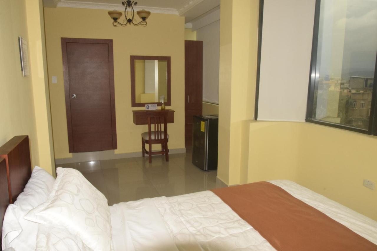 Olan'S Hotel Group Esmeraldas Luaran gambar