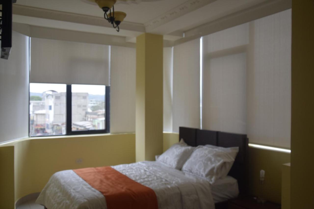 Olan'S Hotel Group Esmeraldas Luaran gambar