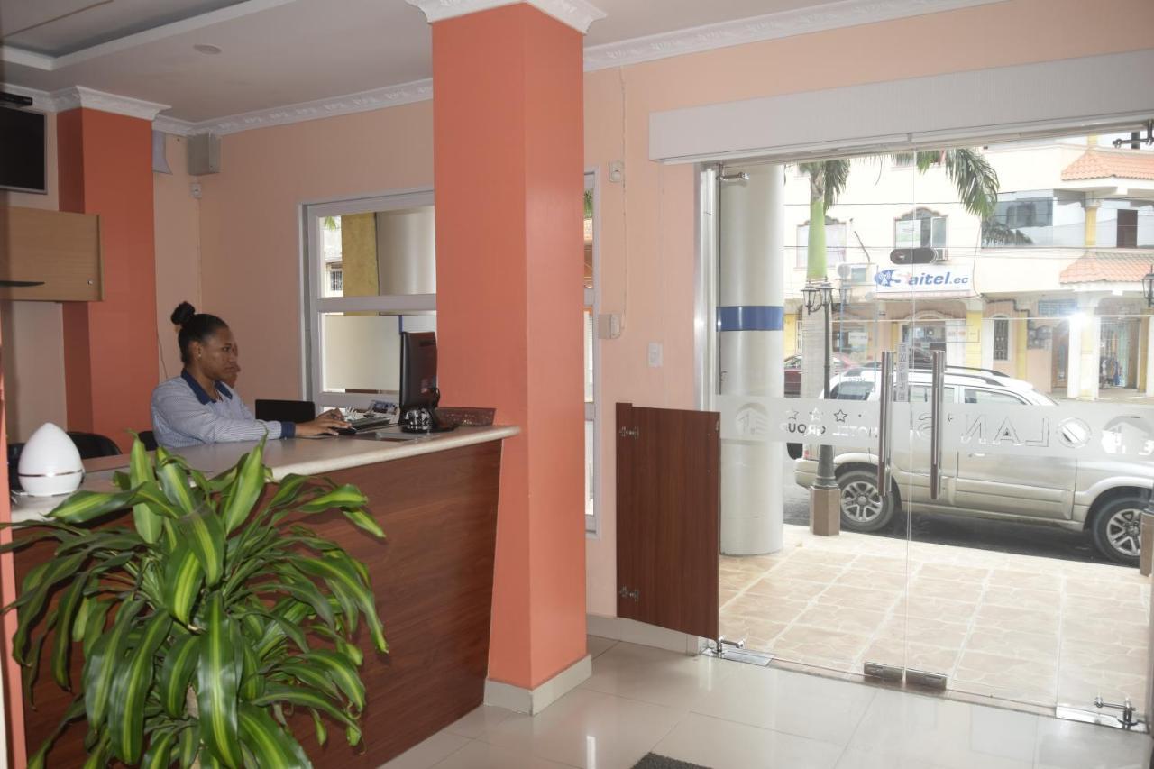 Olan'S Hotel Group Esmeraldas Luaran gambar