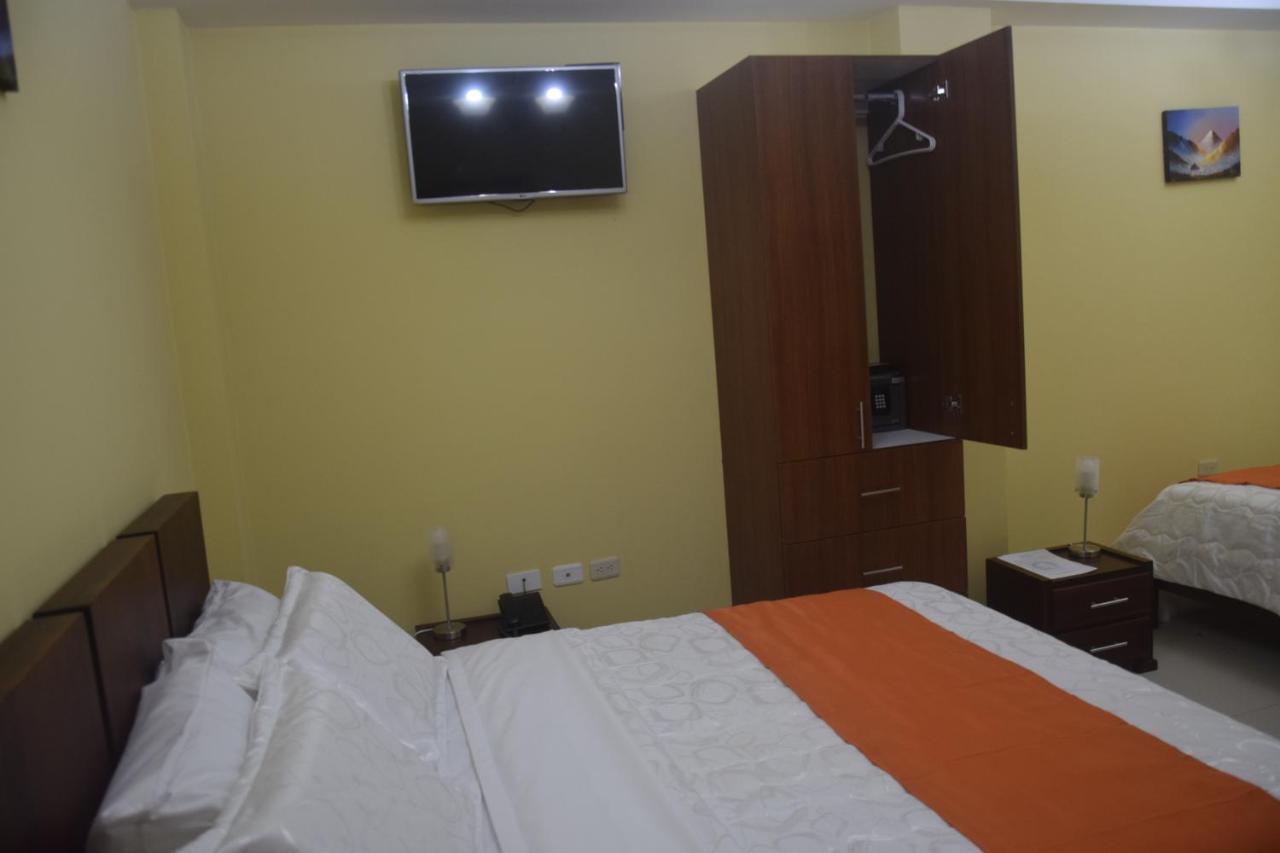 Olan'S Hotel Group Esmeraldas Luaran gambar
